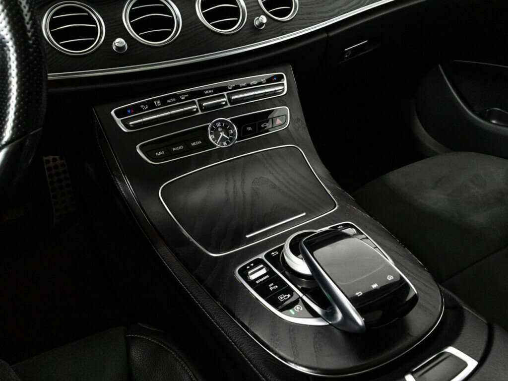 Mercedes-Benz E-Класс с пробегом — 2019 год. Фото: #16