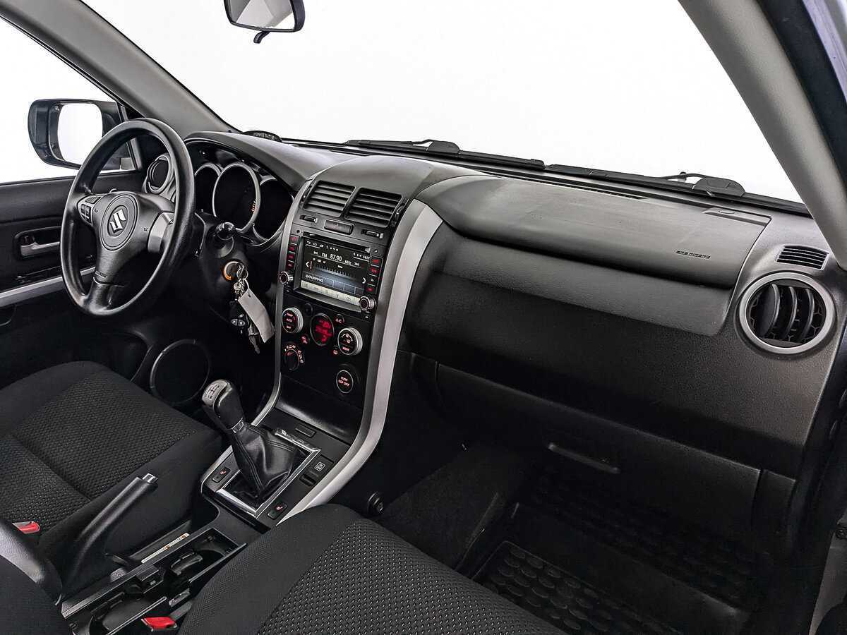 Suzuki Grand Vitara с пробегом — 2010 год. Фото: #12
