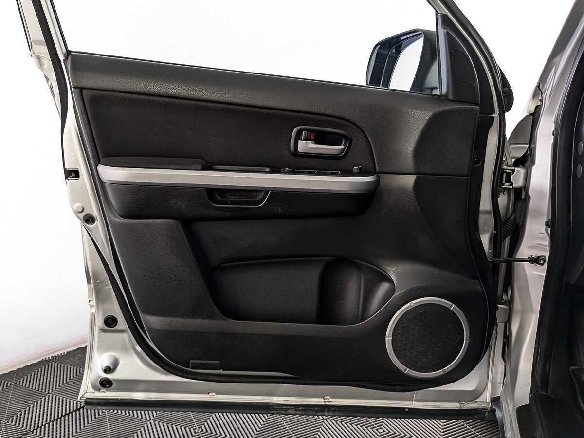 Suzuki Grand Vitara с пробегом — 2010 год. Фото: #18