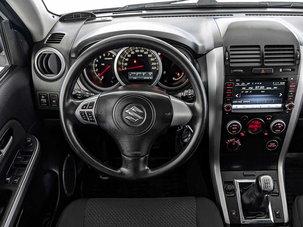 Suzuki Grand Vitara с пробегом — 2010 год. Фото: #24