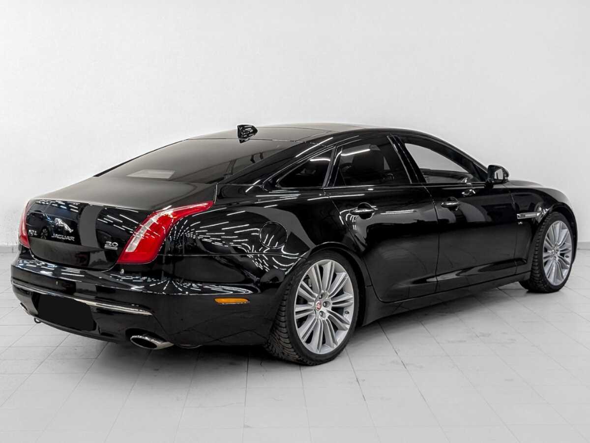 Jaguar XJ с пробегом — 2017 год. Фото: #4