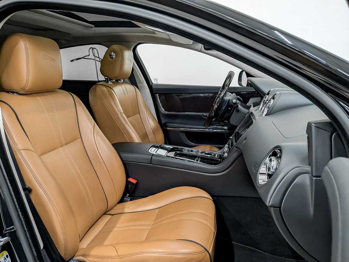 Jaguar XJ с пробегом — 2017 год. Фото: #24