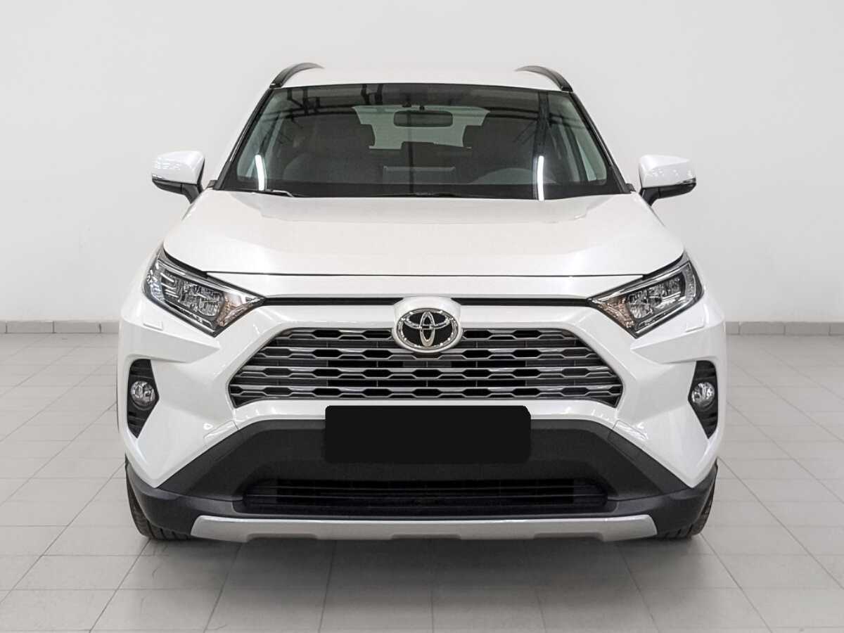 Toyota RAV4 с пробегом — 2020 год. Фото: #1