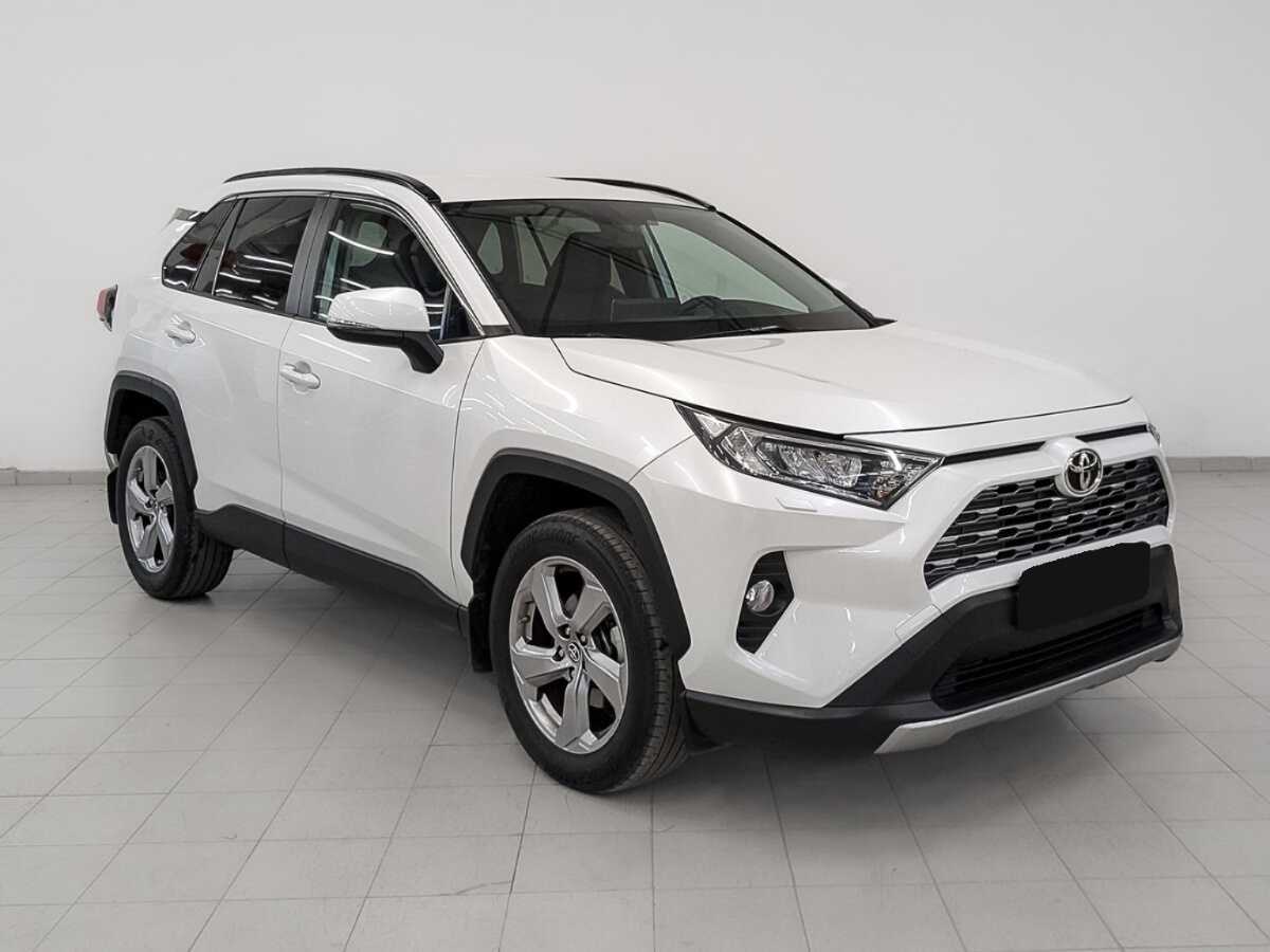 Toyota RAV4 с пробегом — 2020 год. Фото: #2