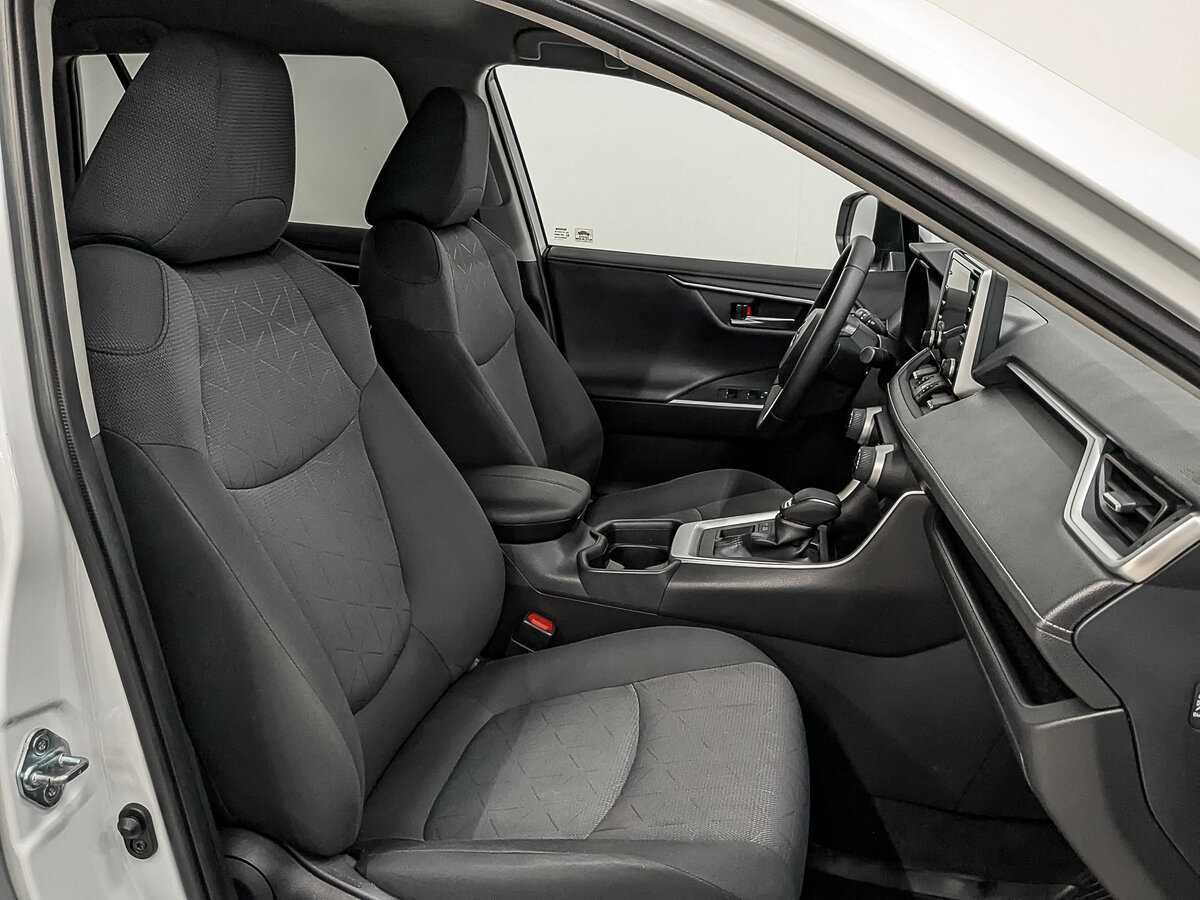 Toyota RAV4 с пробегом — 2020 год. Фото: #22