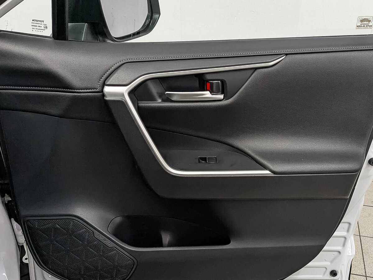 Toyota RAV4 с пробегом — 2020 год. Фото: #23