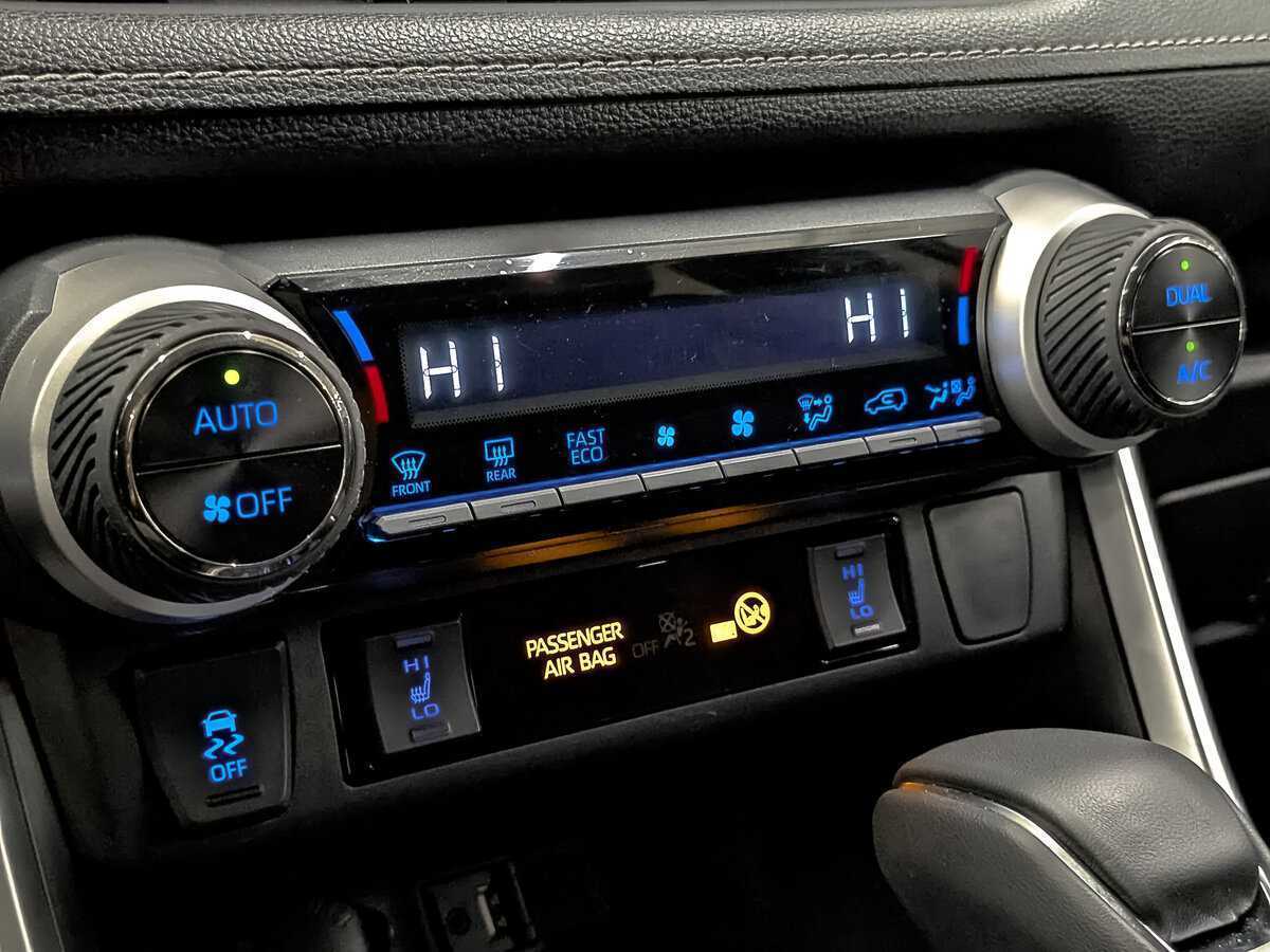 Toyota RAV4 с пробегом — 2020 год. Фото: #24