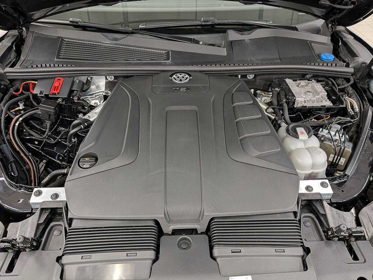 Volkswagen Touareg с пробегом — 2019 год. Фото: #8