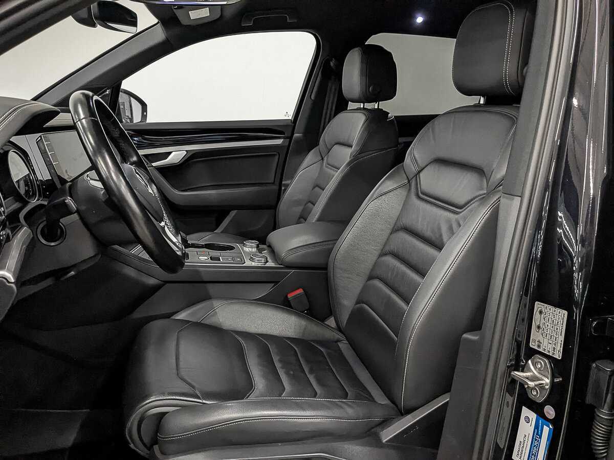 Volkswagen Touareg с пробегом — 2019 год. Фото: #19