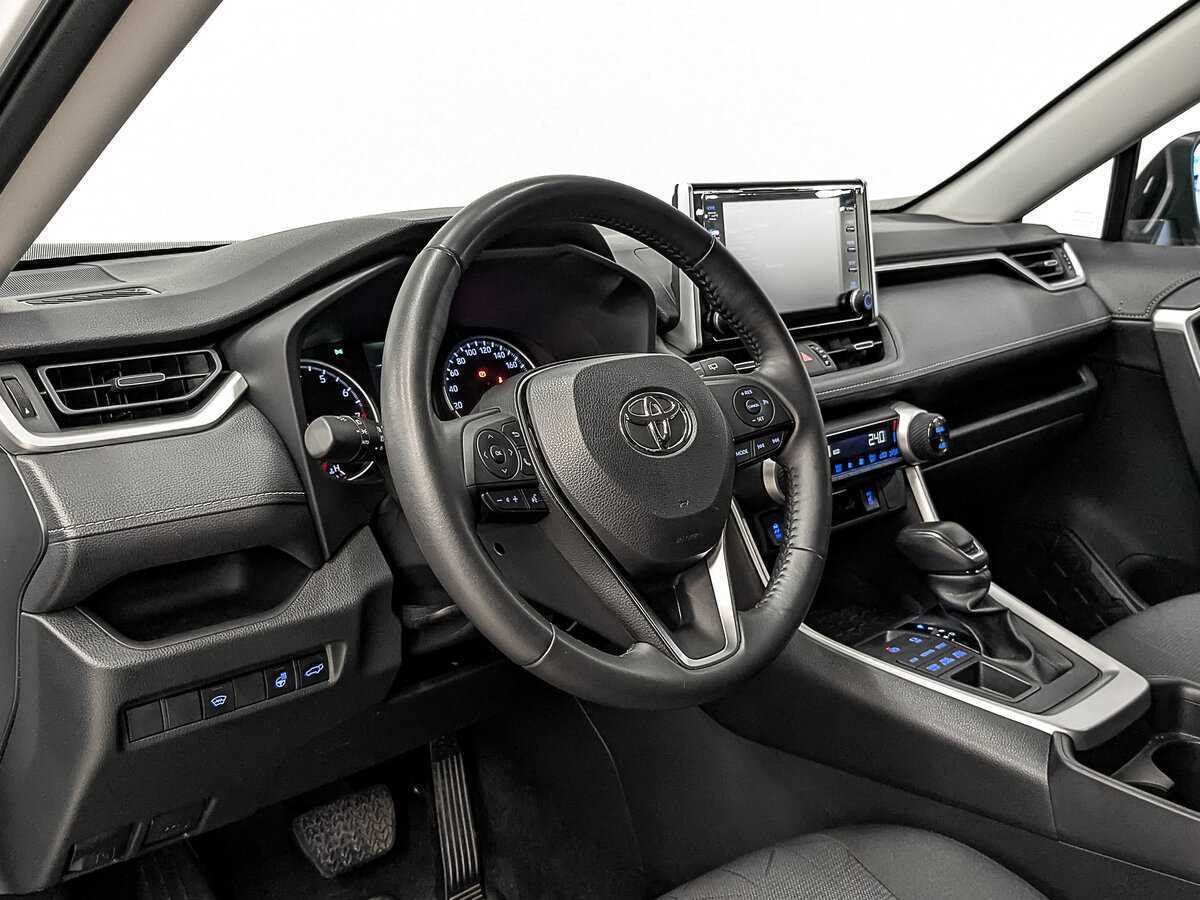 Toyota RAV4 с пробегом — 2022 год. Фото: #14