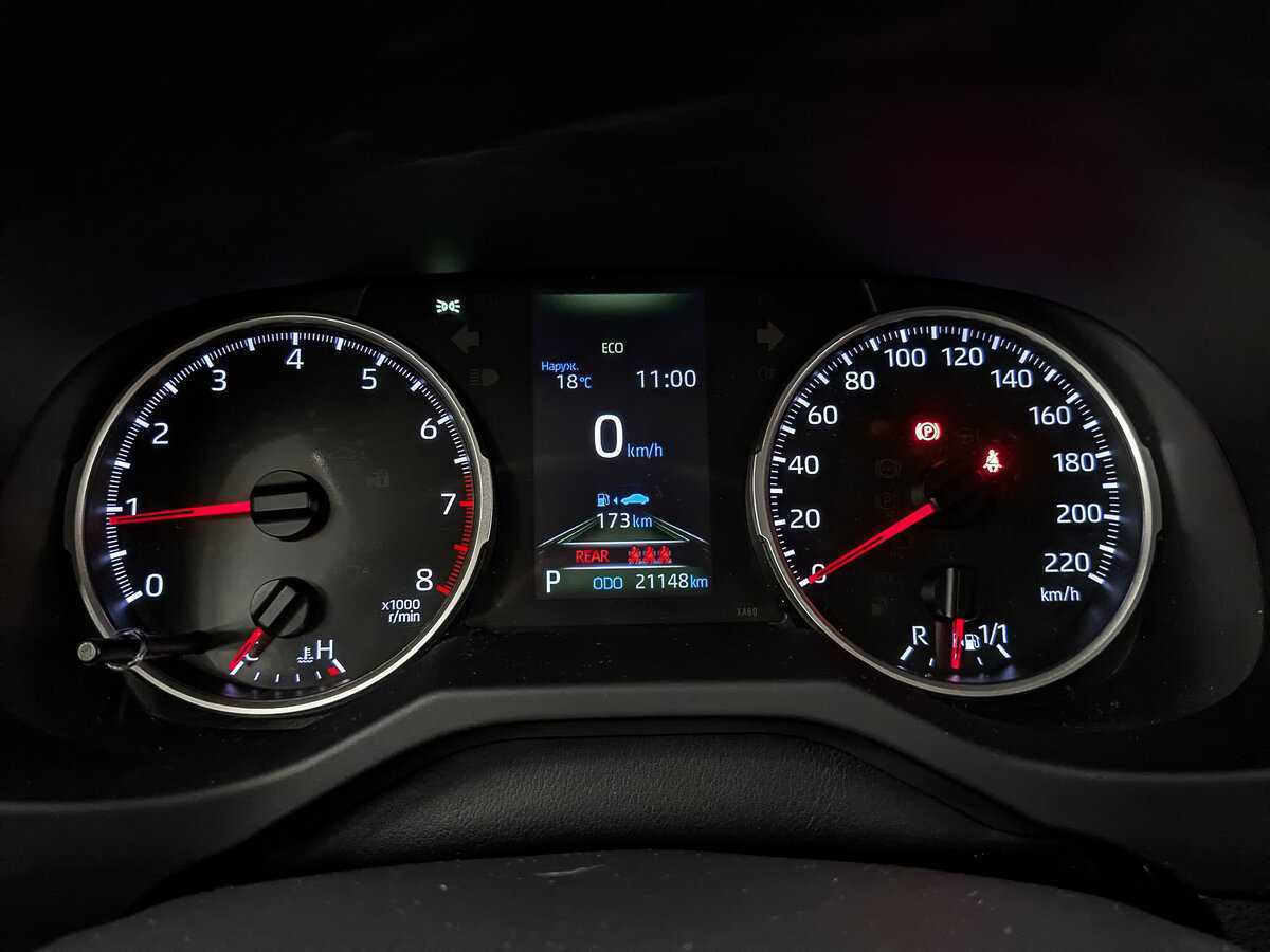 Toyota RAV4 с пробегом — 2022 год. Фото: #15