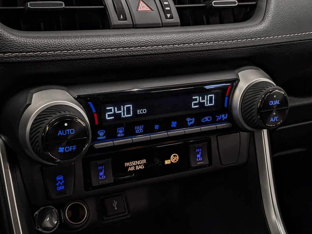 Toyota RAV4 с пробегом — 2022 год. Фото: #20