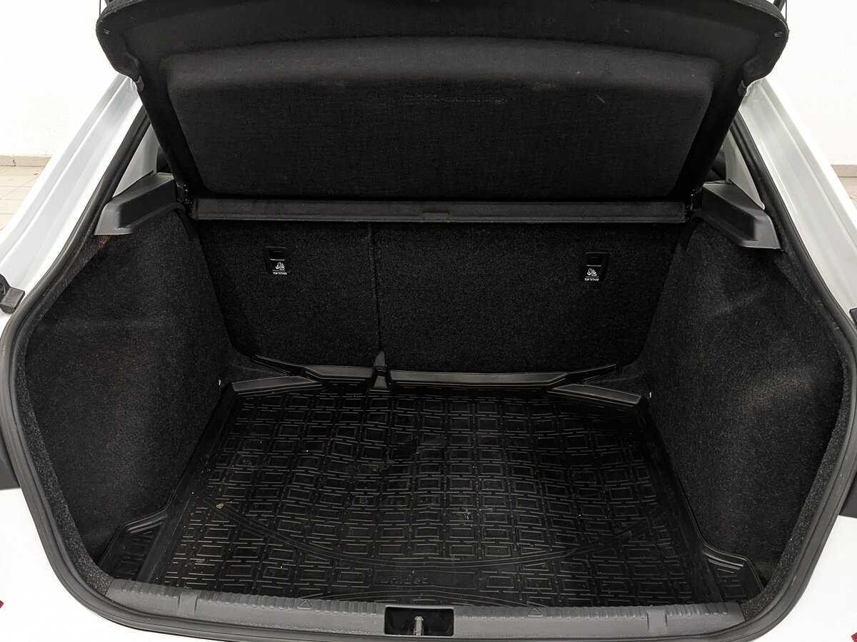 Volkswagen Polo с пробегом — 2020 год. Фото: #9