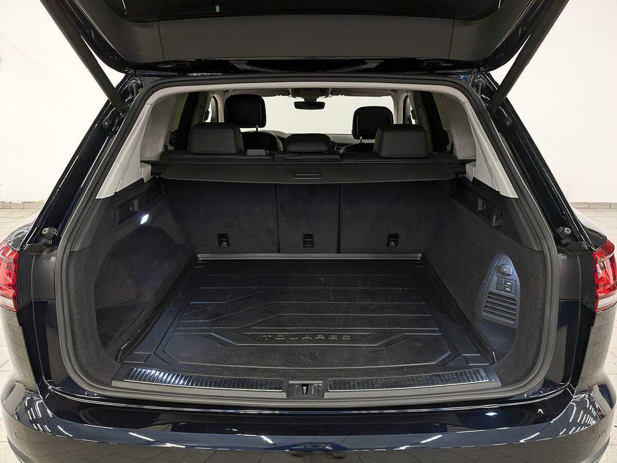 Volkswagen Touareg с пробегом — 2018 год. Фото: #9