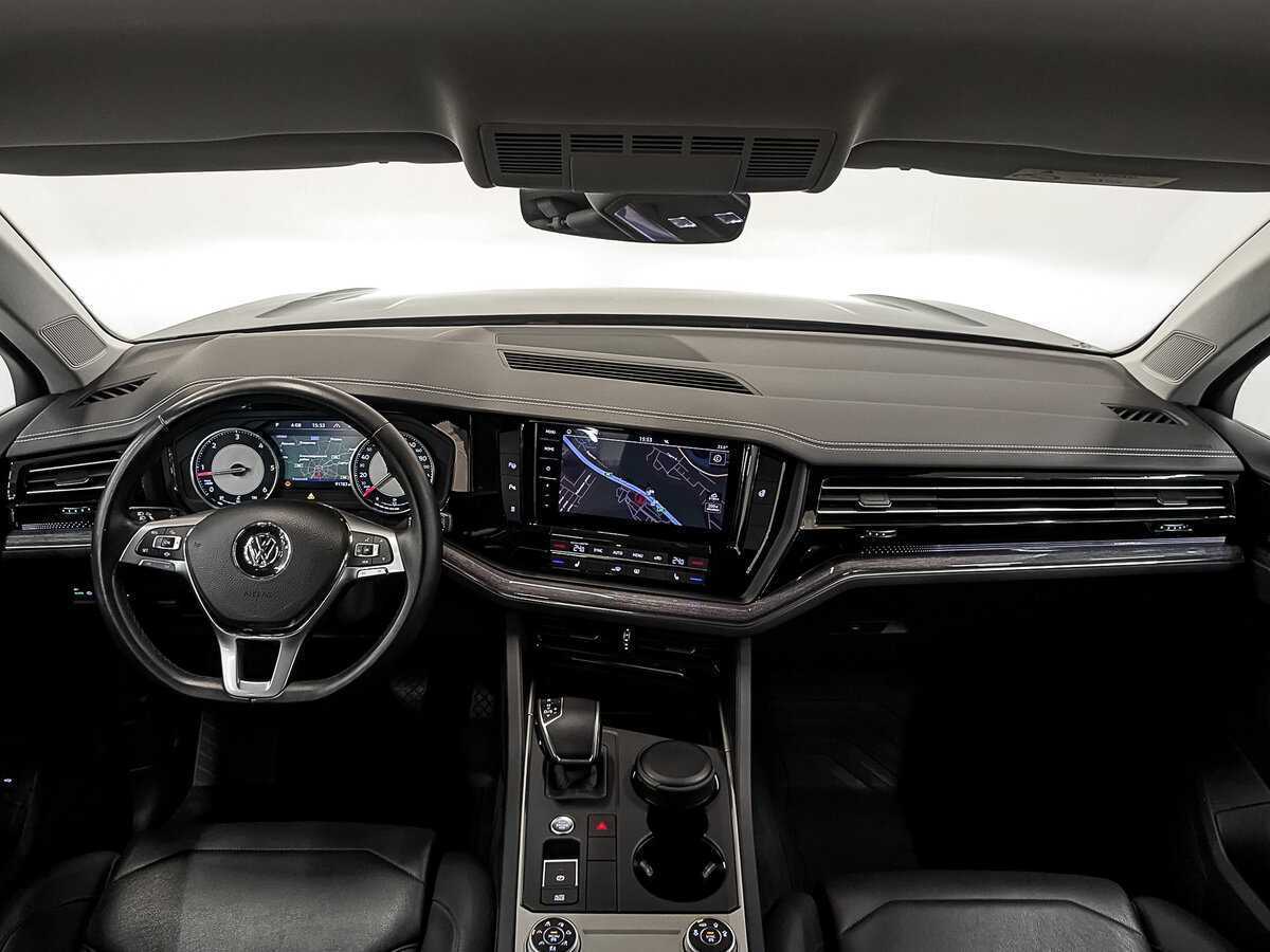 Volkswagen Touareg с пробегом — 2018 год. Фото: #13