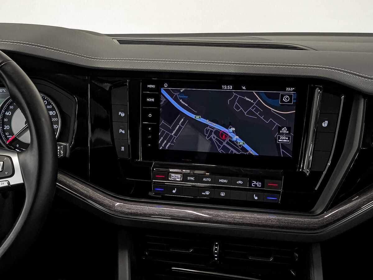 Volkswagen Touareg с пробегом — 2018 год. Фото: #16