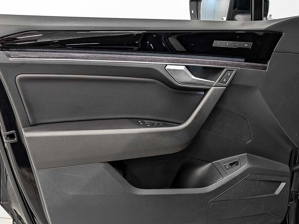 Volkswagen Touareg с пробегом — 2018 год. Фото: #18