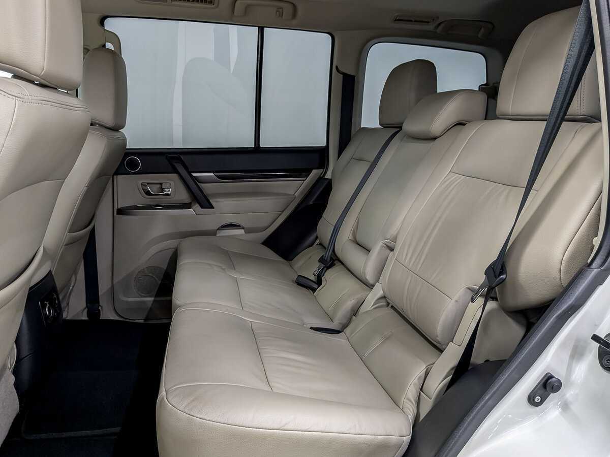 Mitsubishi Pajero с пробегом — 2021 год. Фото: #11