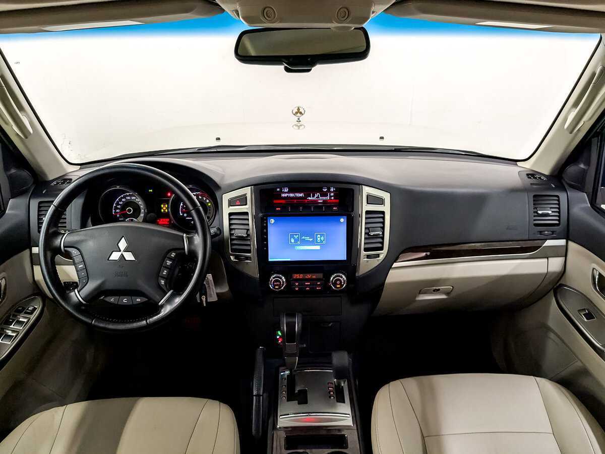 Mitsubishi Pajero с пробегом — 2021 год. Фото: #13