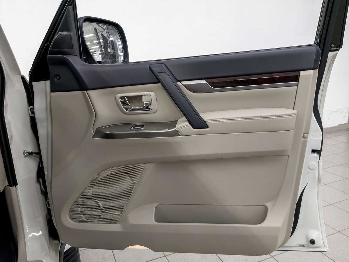 Mitsubishi Pajero с пробегом — 2021 год. Фото: #22