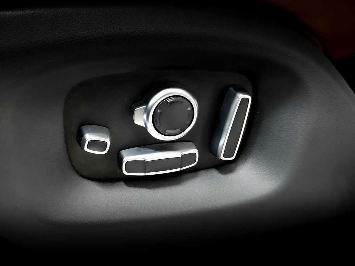 Land Rover Range Rover с пробегом — 2017 год. Фото: #18