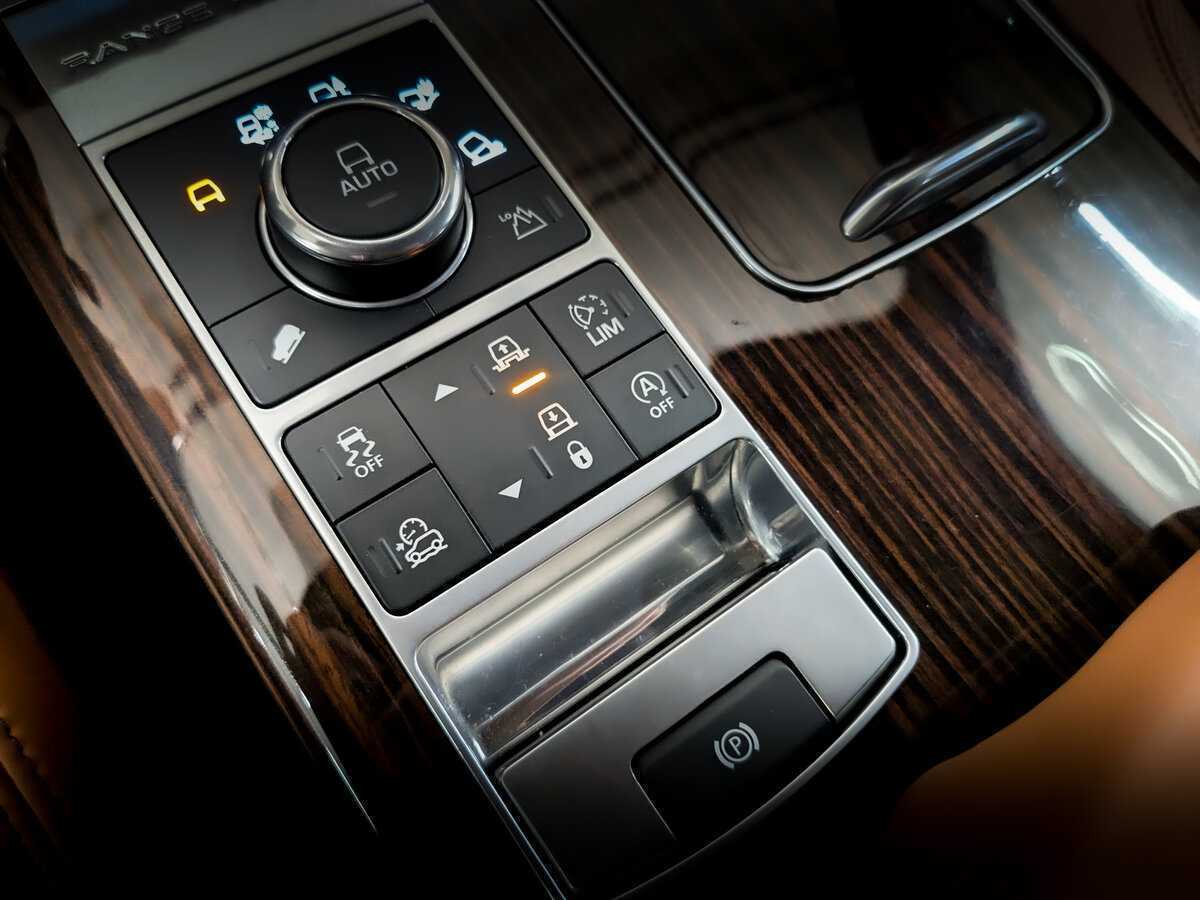 Land Rover Range Rover с пробегом — 2017 год. Фото: #25