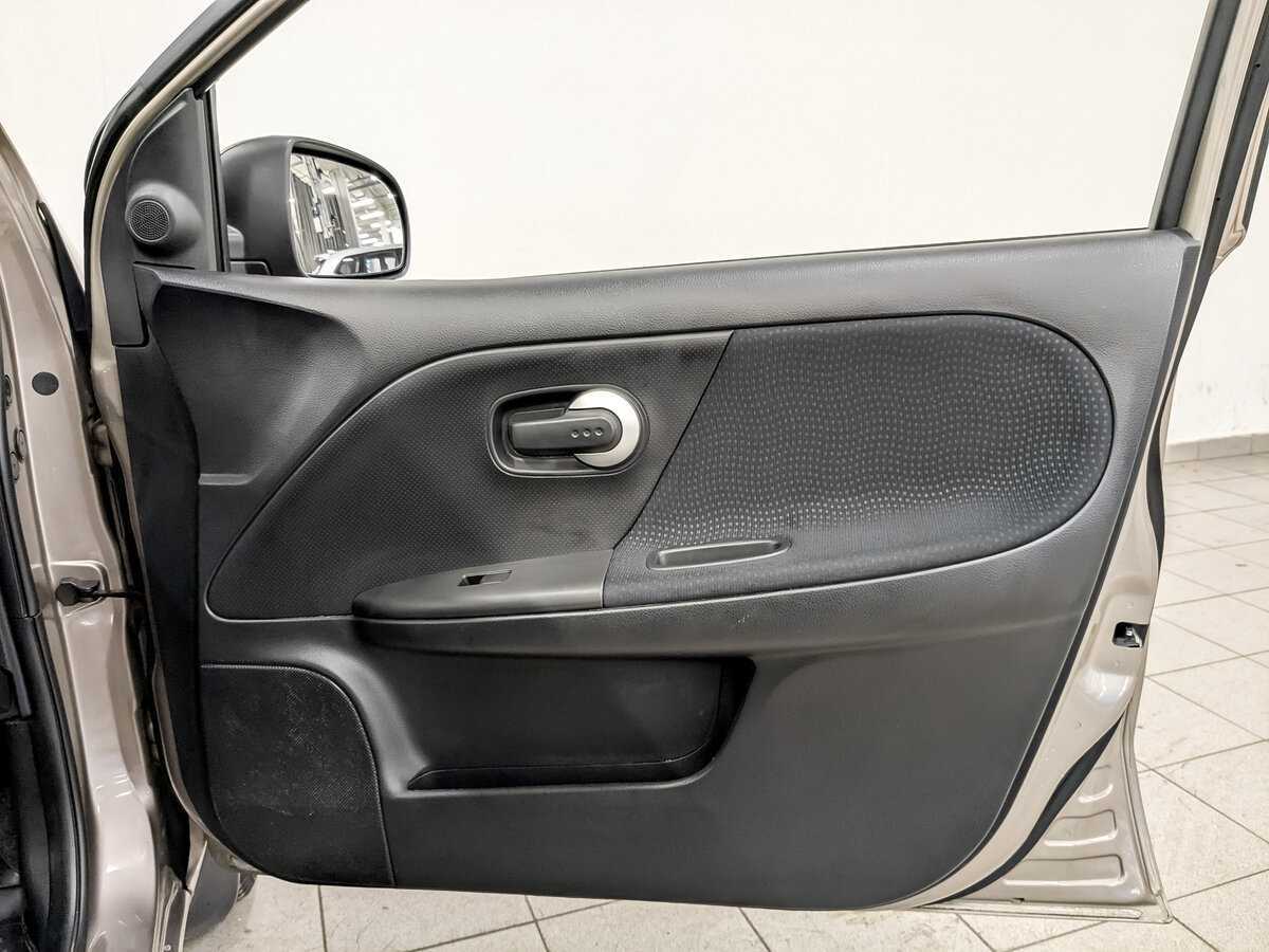 Nissan Note с пробегом — 2013 год. Фото: #23