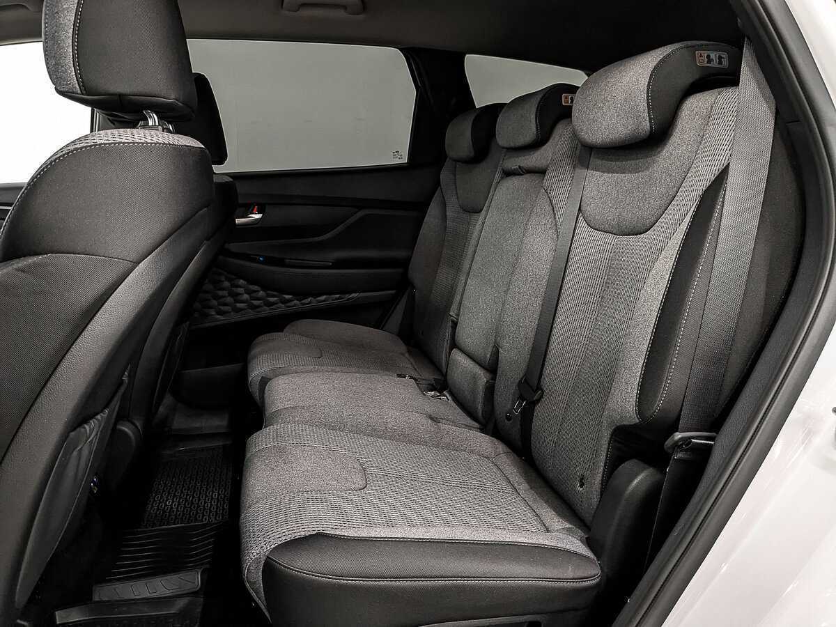 Hyundai Santa Fe с пробегом — 2022 год. Фото: #11