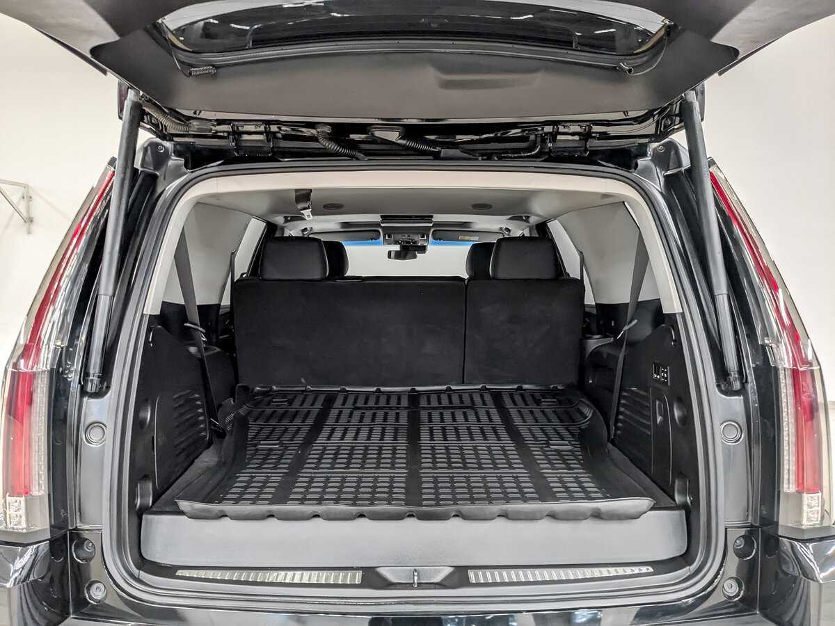 Cadillac Escalade с пробегом — 2017 год. Фото: #9