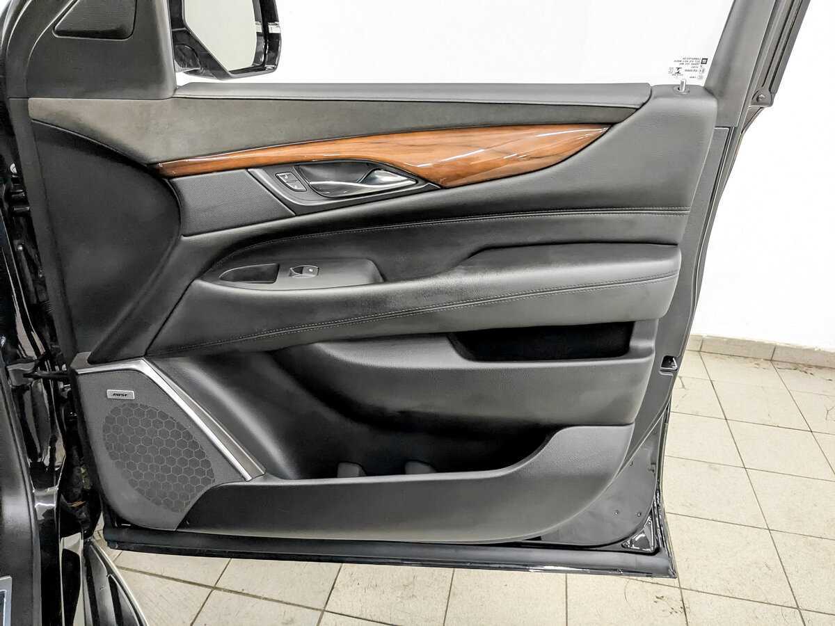 Cadillac Escalade с пробегом — 2017 год. Фото: #23