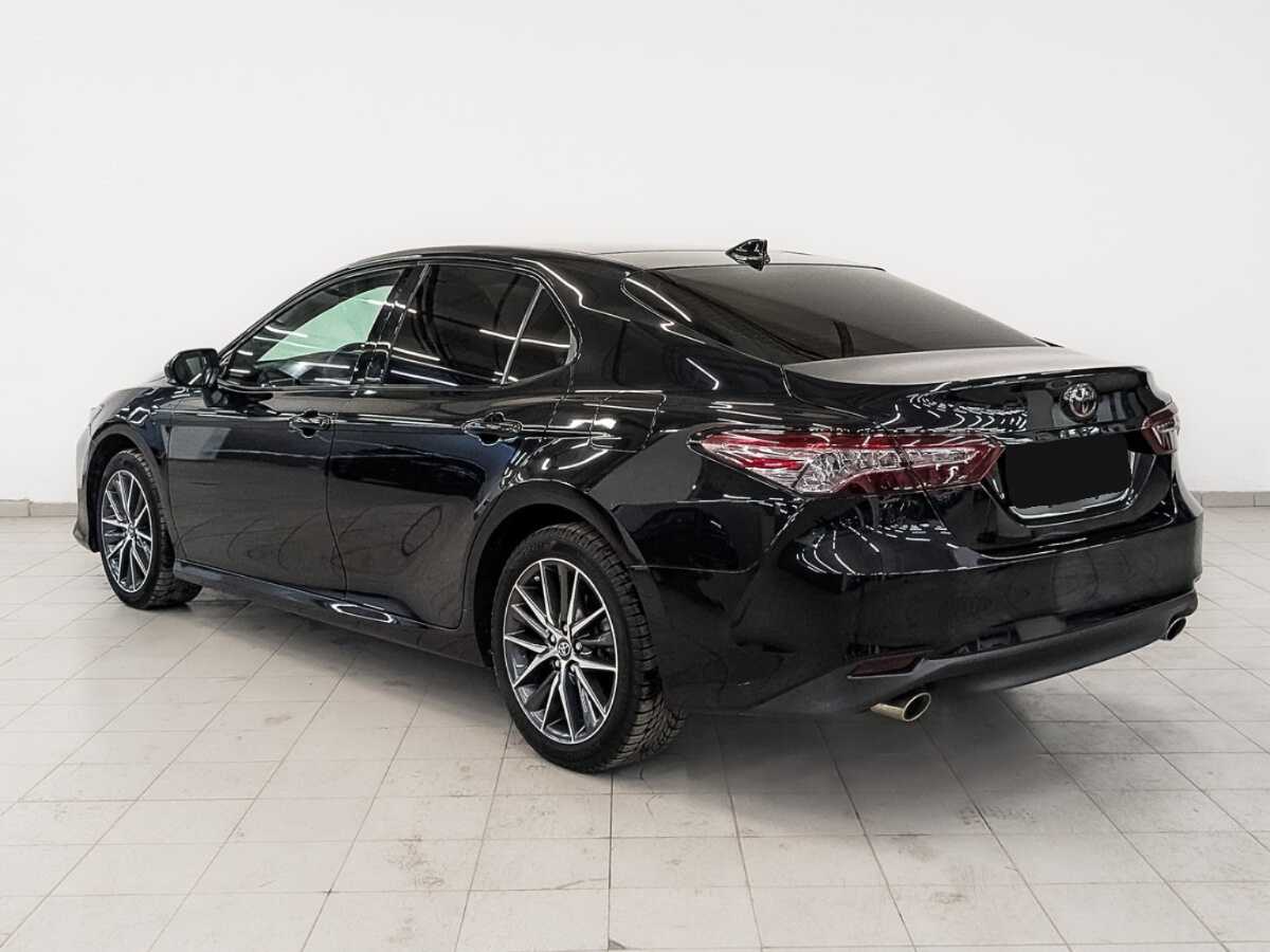 Toyota Camry с пробегом — 2023 год. Фото: #6