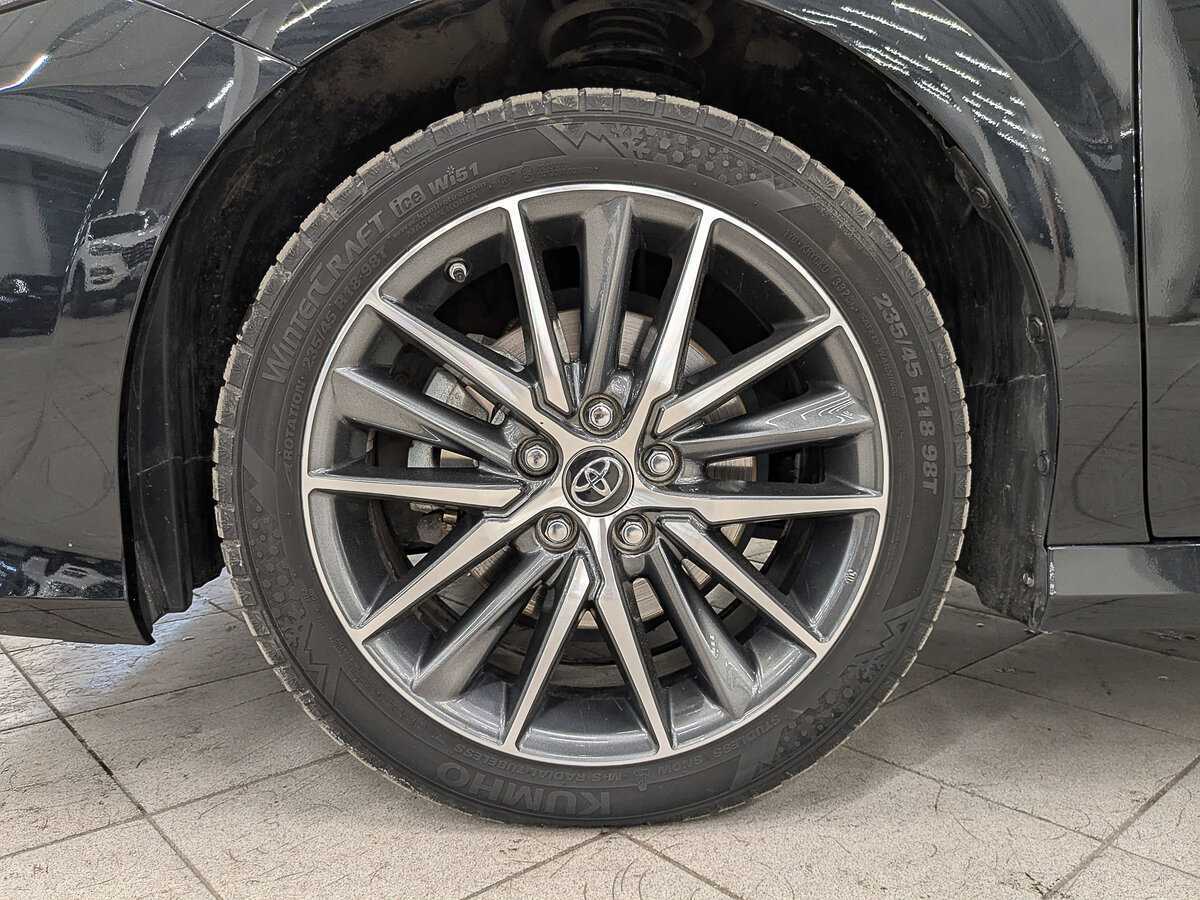 Toyota Camry с пробегом — 2023 год. Фото: #11