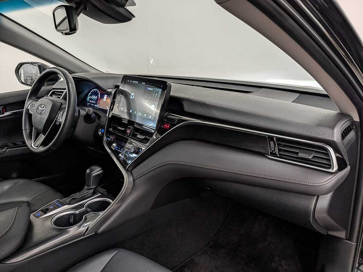 Toyota Camry с пробегом — 2023 год. Фото: #12