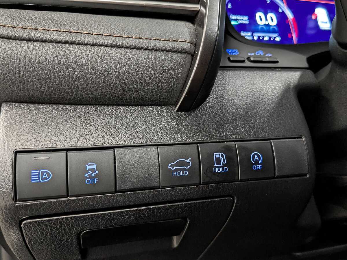 Toyota Camry с пробегом — 2023 год. Фото: #28