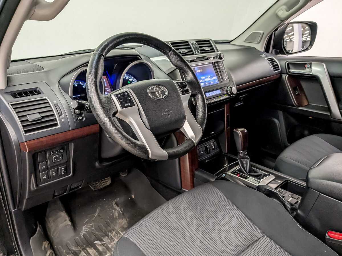 Toyota Land Cruiser Prado с пробегом — 2015 год. Фото: #15