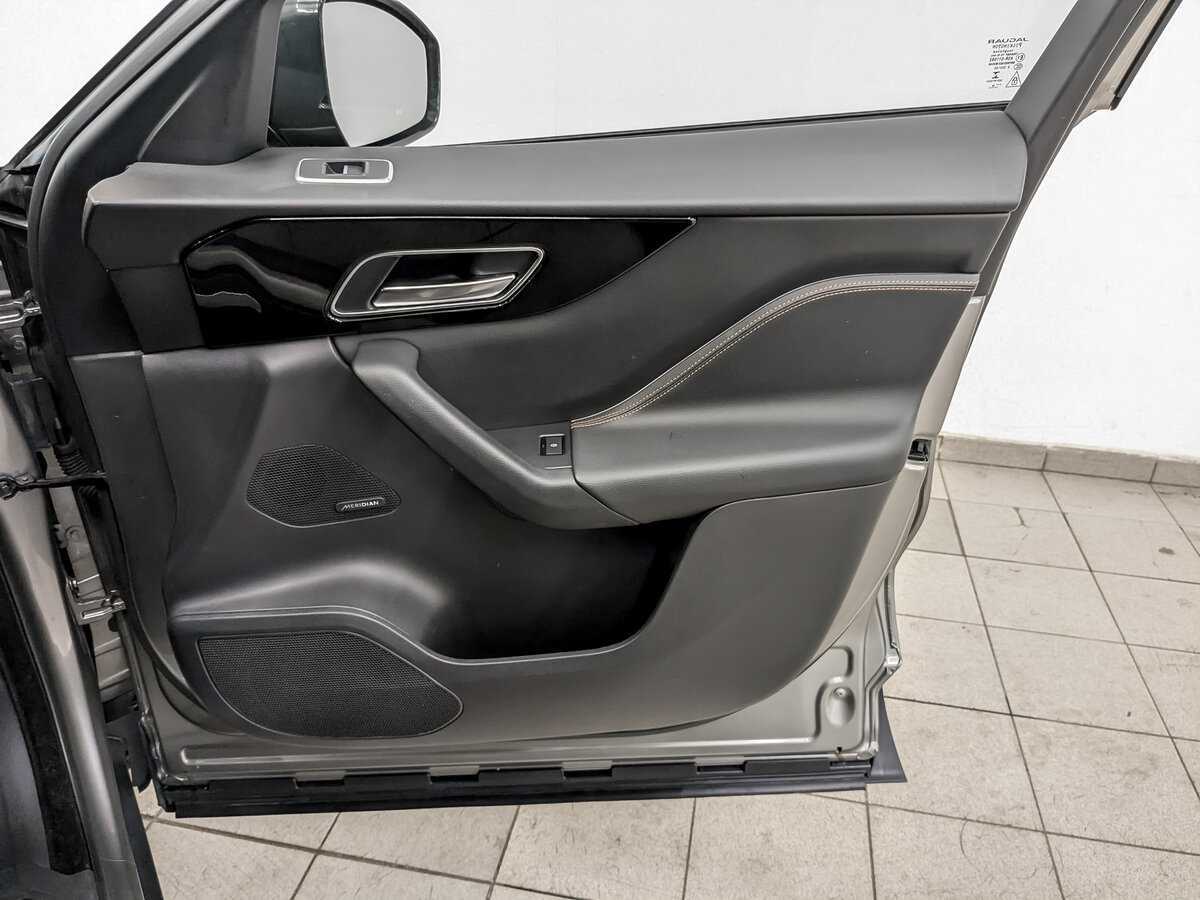 Jaguar F-Pace с пробегом — 2018 год. Фото: #23