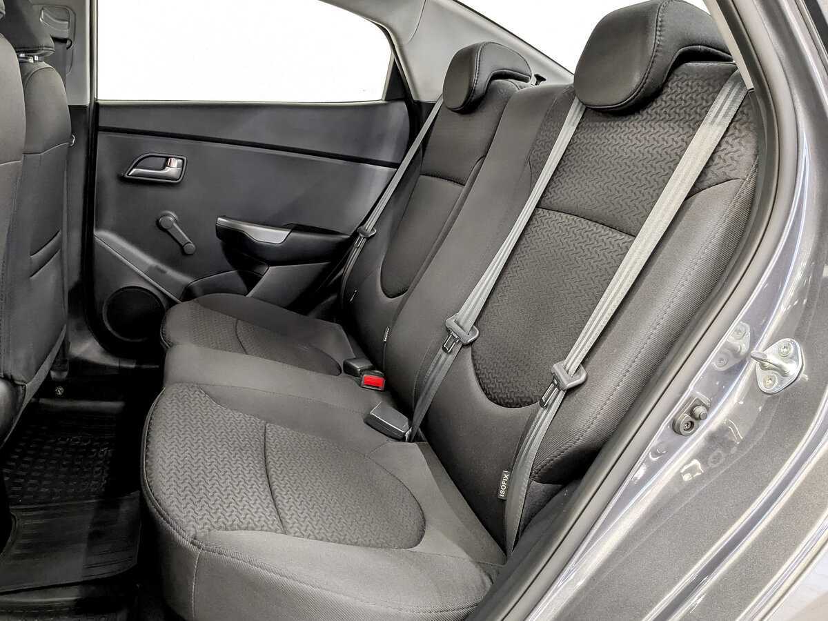 Kia Rio с пробегом — 2015 год. Фото: #11