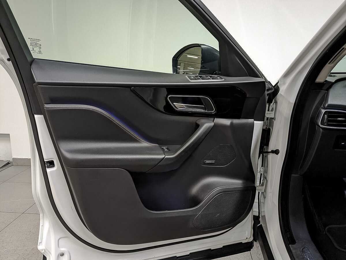 Jaguar F-Pace с пробегом — 2018 год. Фото: #16