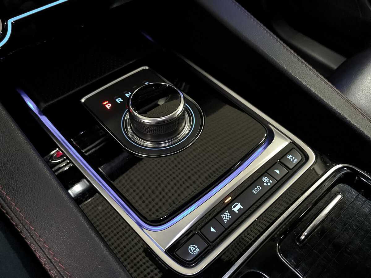 Jaguar F-Pace с пробегом — 2018 год. Фото: #18