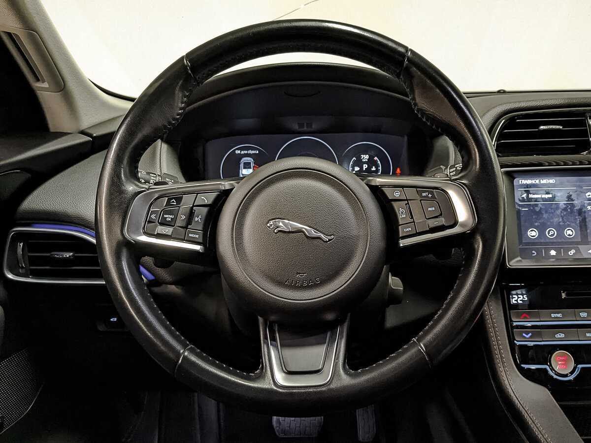 Jaguar F-Pace с пробегом — 2018 год. Фото: #19