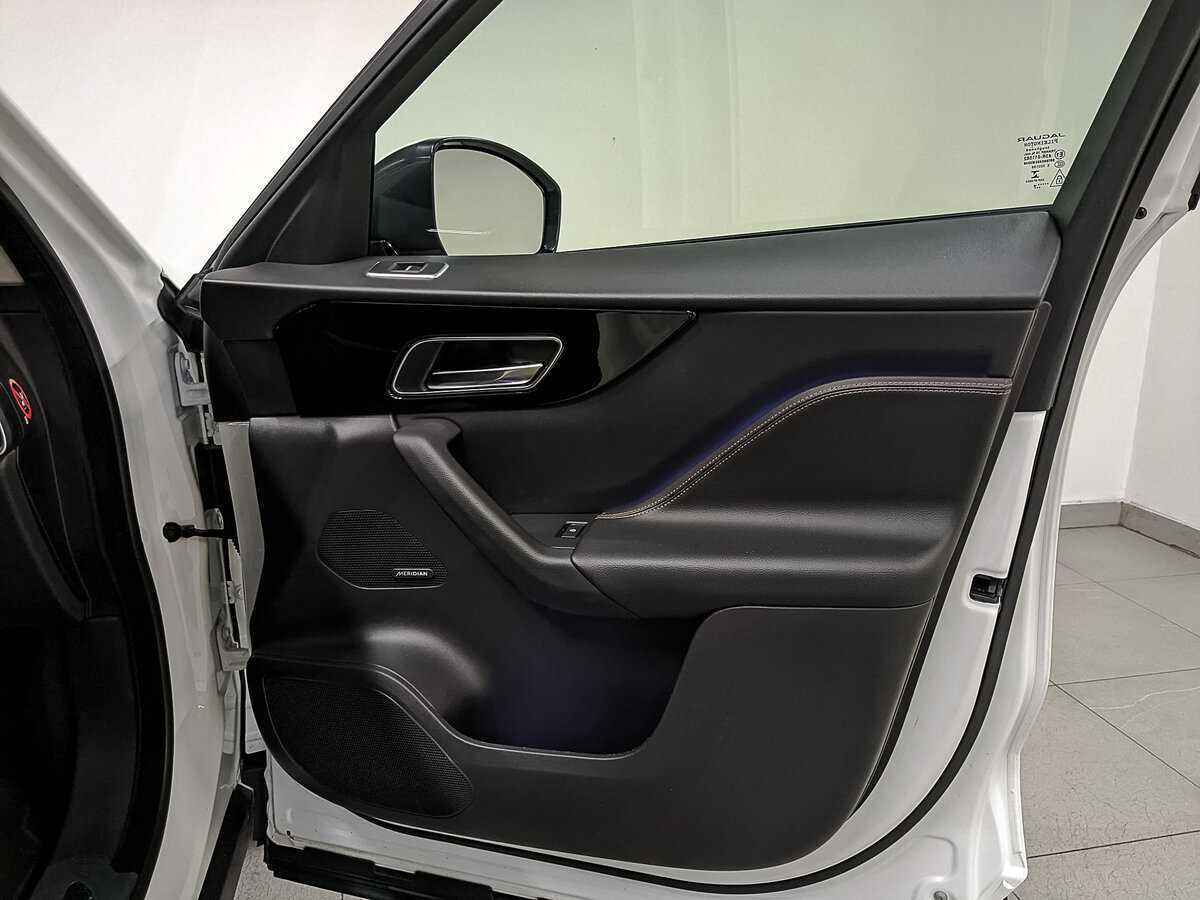 Jaguar F-Pace с пробегом — 2018 год. Фото: #22