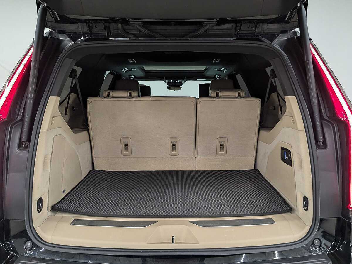 Cadillac Escalade с пробегом — 2020 год. Фото: #9