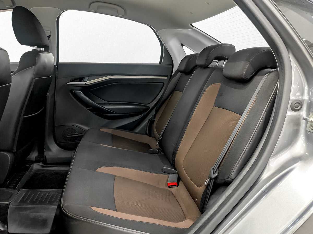 Lada (ВАЗ) Vesta с пробегом — 2017 год. Фото: #11