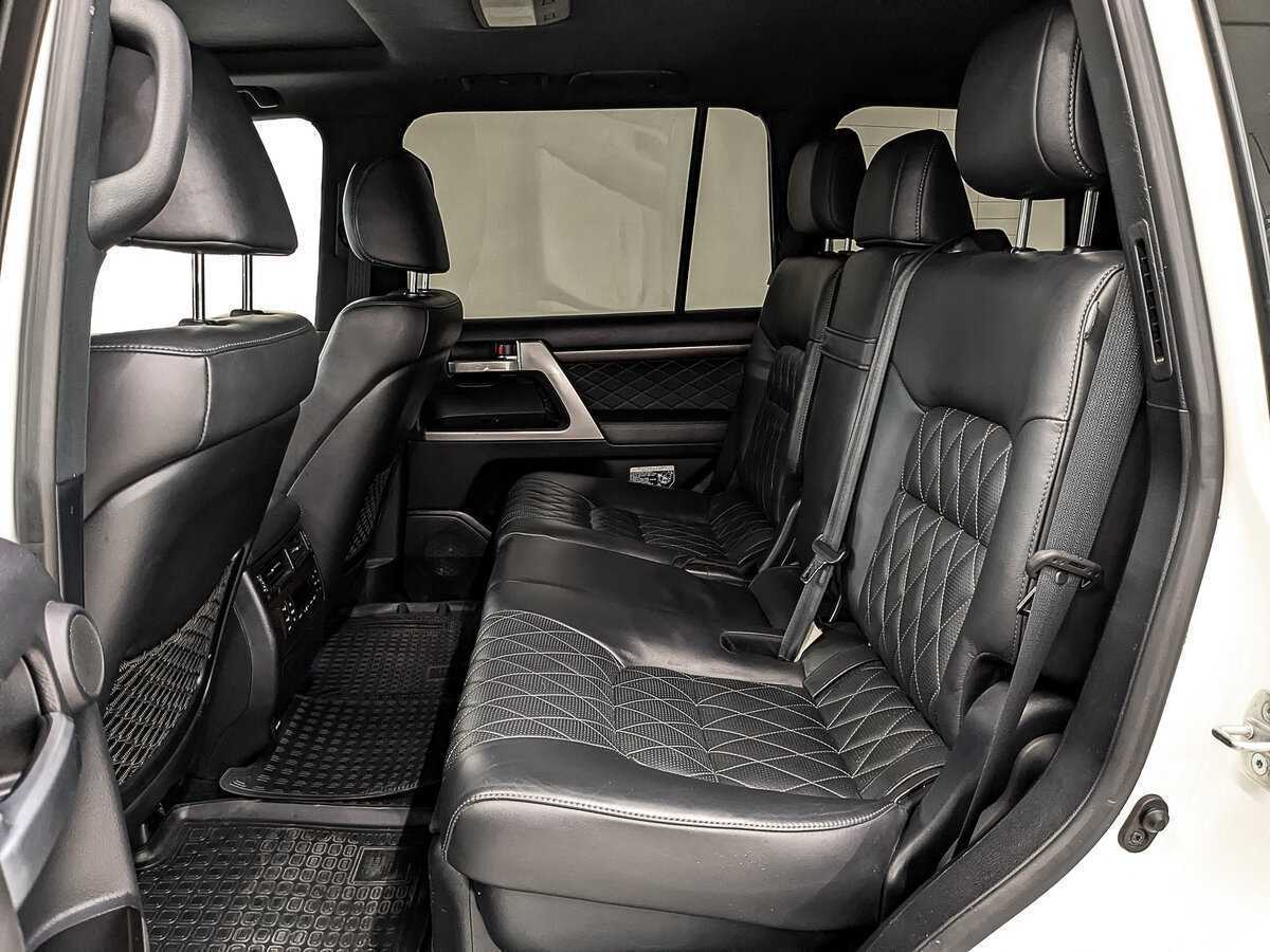 Toyota Land Cruiser с пробегом — 2017 год. Фото: #14