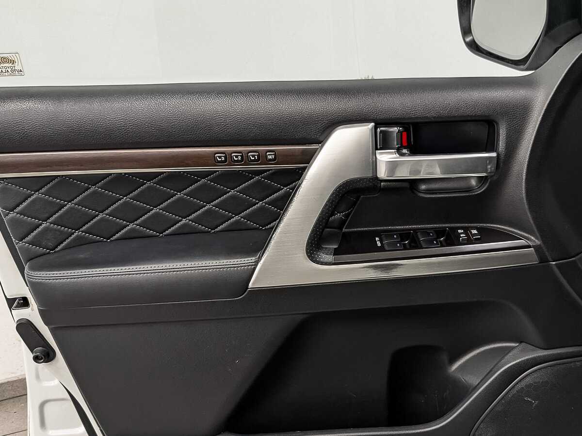 Toyota Land Cruiser с пробегом — 2017 год. Фото: #15