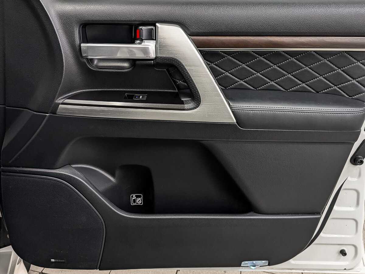 Toyota Land Cruiser с пробегом — 2017 год. Фото: #21