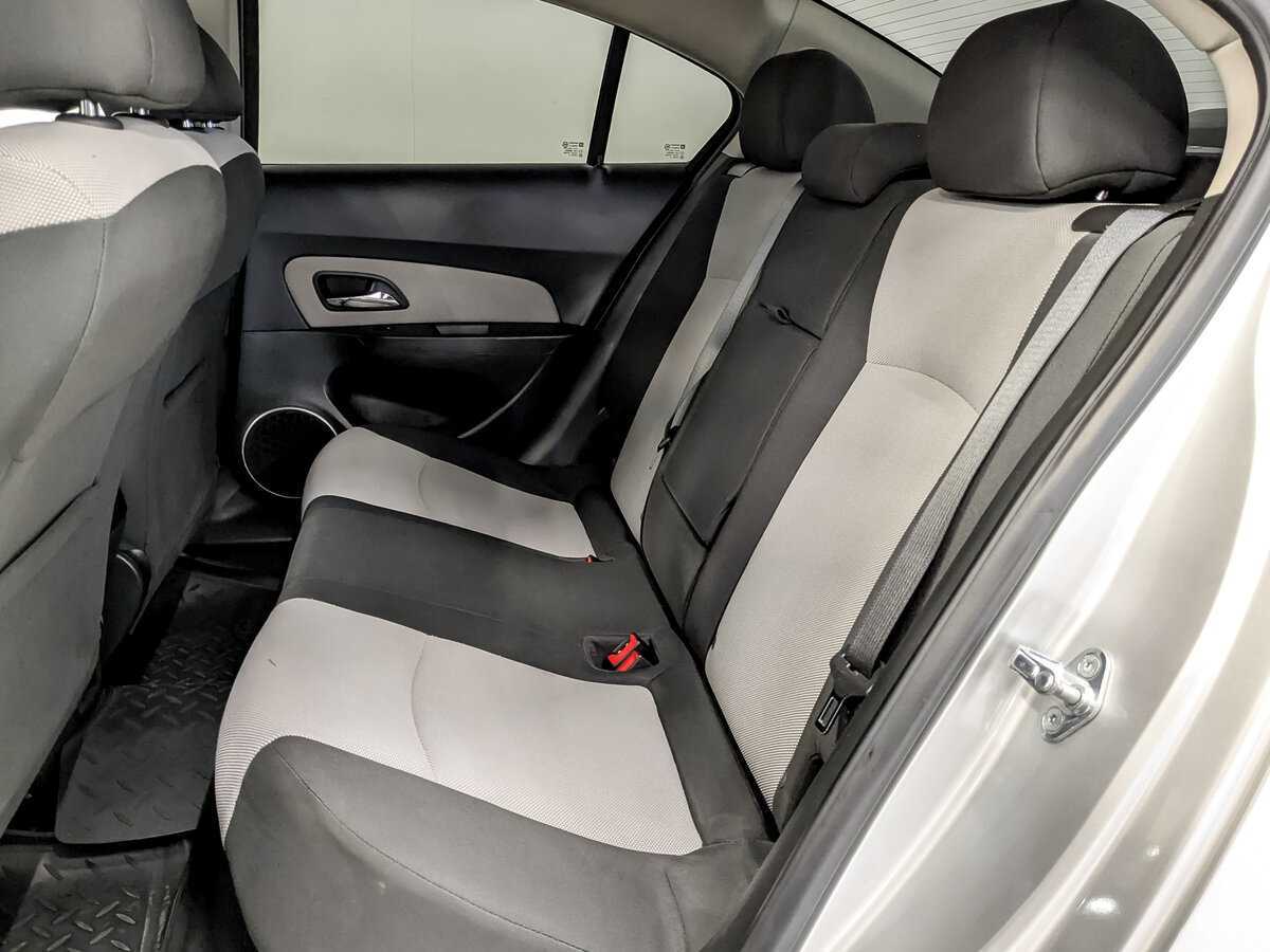 Chevrolet Cruze с пробегом — 2013 год. Фото: #11