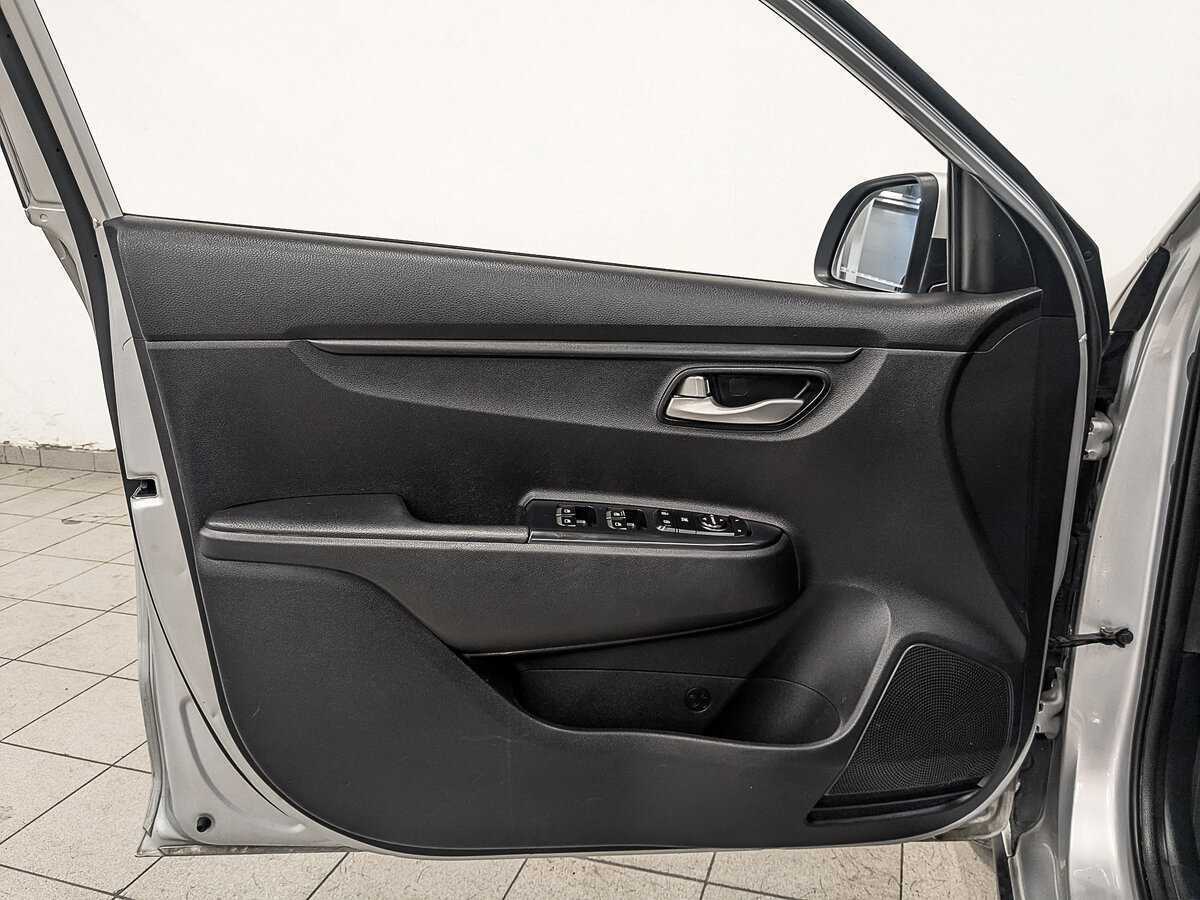 Kia Rio с пробегом — 2020 год. Фото: #18