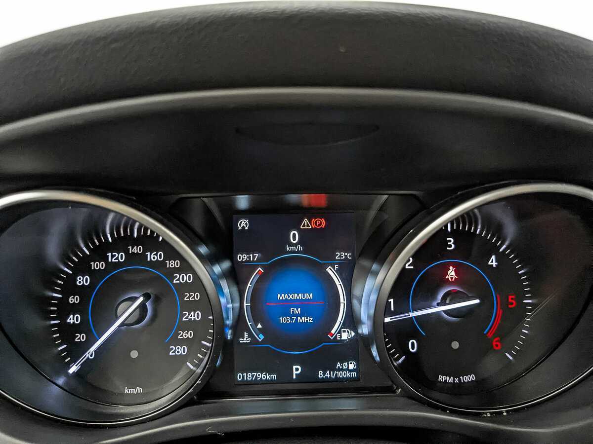 Jaguar F-Pace с пробегом — 2018 год. Фото: #12