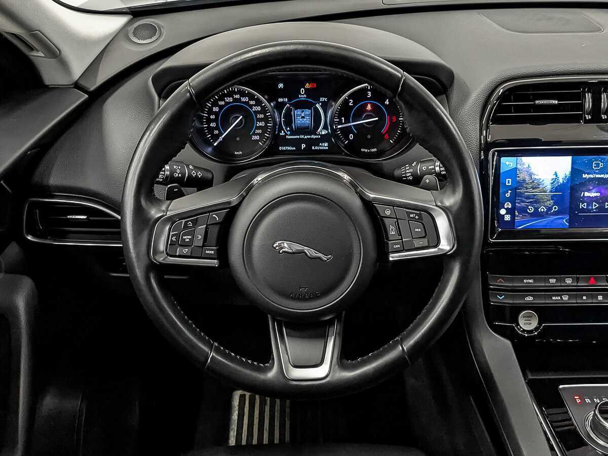 Jaguar F-Pace с пробегом — 2018 год. Фото: #18